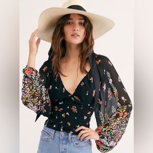 Free People Woman blouse. Never worn
